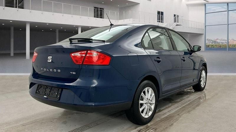 Gebraucht Seat Toledo Reference 110 PS (80 kW) 2017 Blau Kleinwagen