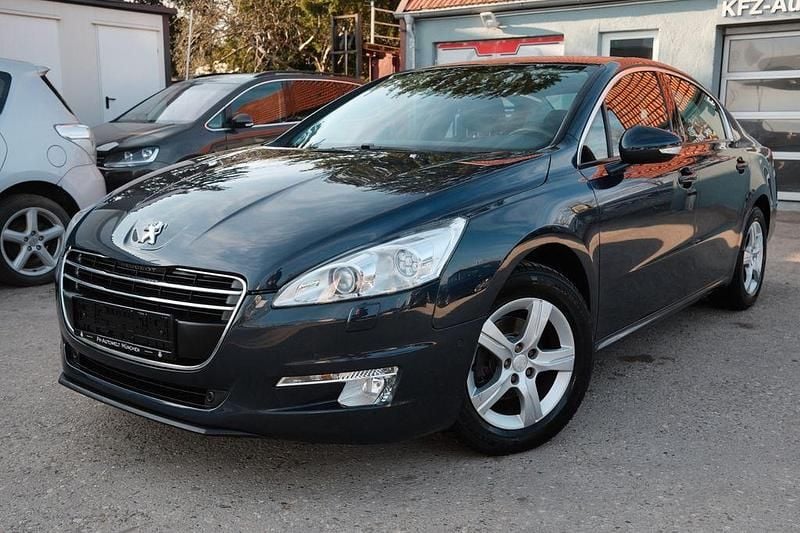 Gebraucht Peugeot 508 Active 111 PS (81 kW) 2011 Blau Limousine