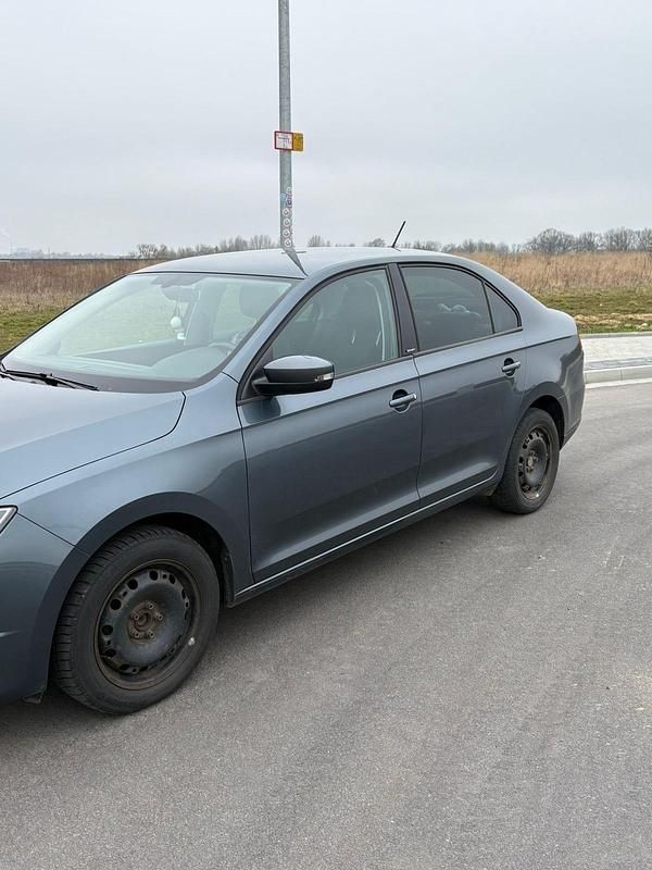 Gebraucht Seat Toledo CONNECT 90 PS (66 kW) 2016 Grau Kleinwagen