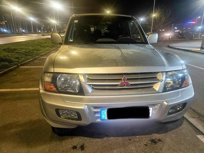 Grau Gebraucht 2025 Mitsubishi Pajero SUV | 7.000 € - Bild 1/4
