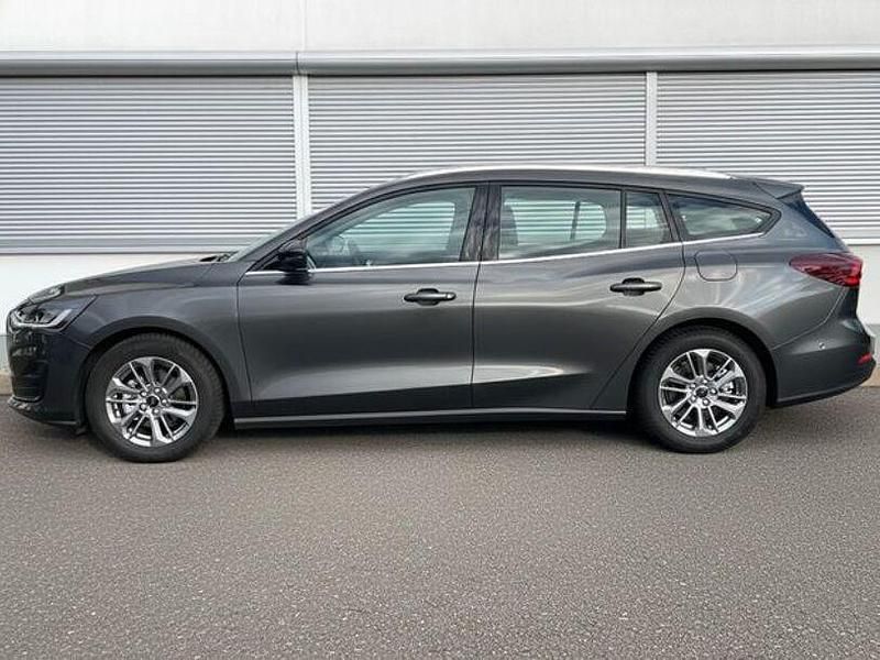Gebraucht Ford Focus Titanium 155 PS (114 kW) 2025 Grau Limousine