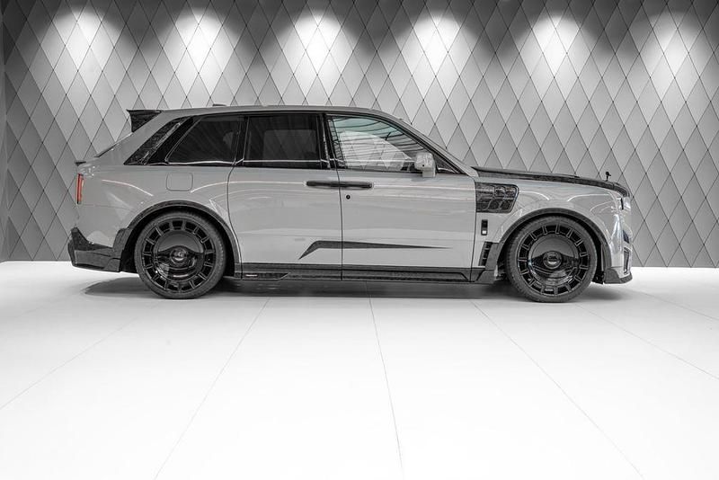 Neu Rolls Royce Cullinan 571 PS (419 kW) 2026 Grau SUV