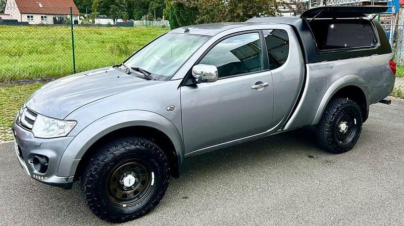 Silber Gebraucht 2014 Mitsubishi L200 Abholung | 9.900 € (Guter Preis) - Bild 1/4