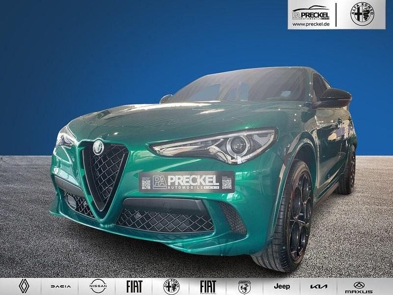 Verde montreal, speziall (metallic) Gebraucht 2024 Alfa Romeo Stelvio Quadrifoglio SUV | 75.900 € - Bild 1/4