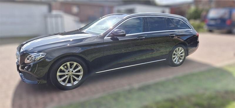 Gebraucht Mercedes E220 194 PS (142 kW) 2016 Schwarz Kombi