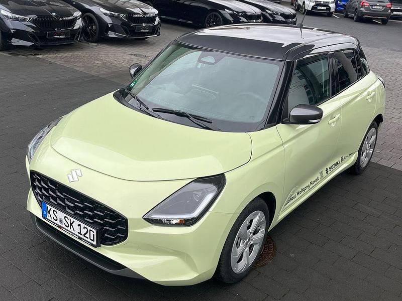 Neu Suzuki Swift Comfort+ 83 PS (61 kW) 2026 Grün Kleinwagen