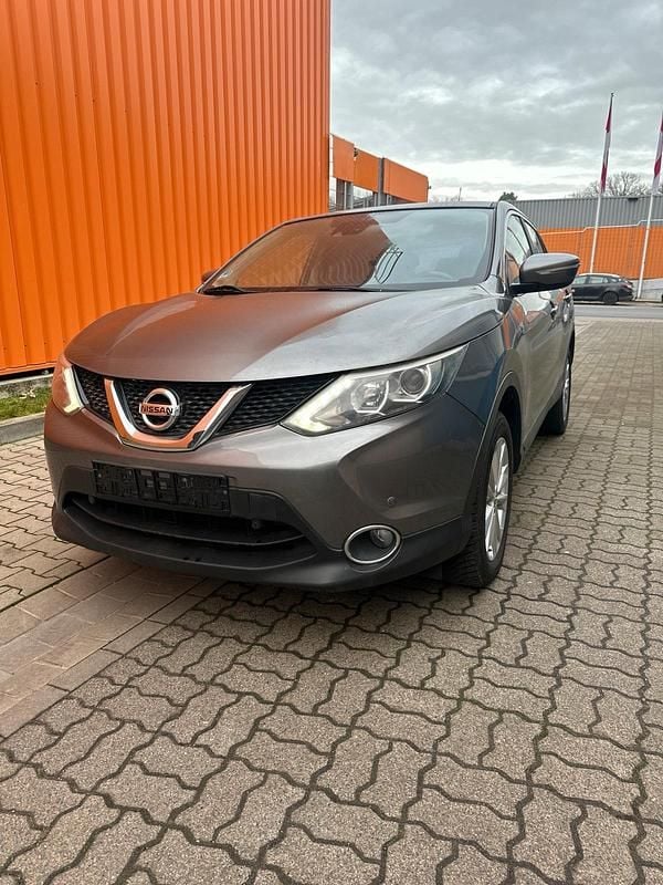 Gebraucht Nissan Qashqai 131 PS (96 kW) 2014 Grau SUV