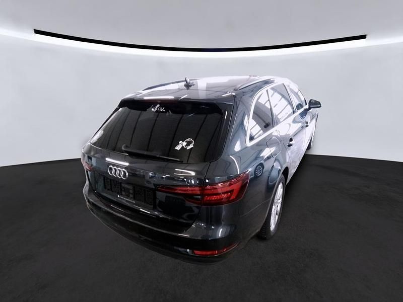 Gebraucht Audi A4 Basis 150 PS (110 kW) 2018 Grau Kombi