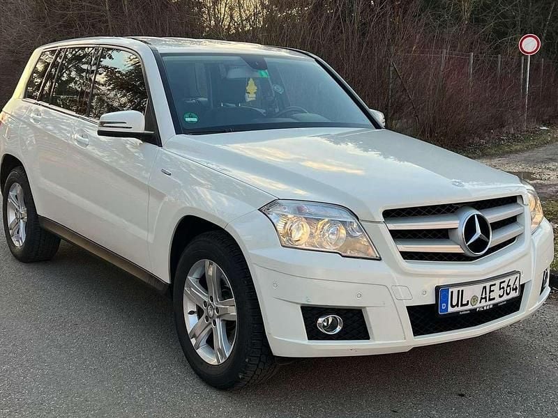 Weiß Gebraucht 2011 Mercedes GLK200 SUV | 12.800 € (Fairer Preis) - Bild 1/4