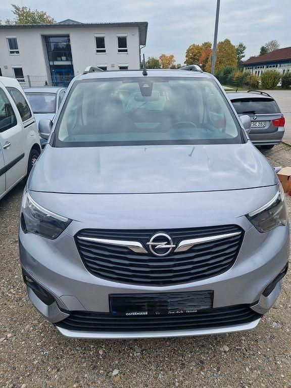 Grau Gebraucht 2018 Opel Combo Life Van / Kleinbus | 14.999 € (Fairer Preis) - Bild 1/4