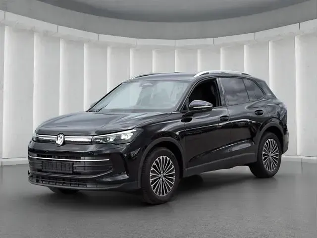 Gebraucht VW Tiguan Goal 150 PS (110 kW) 2025 Schwarz SUV