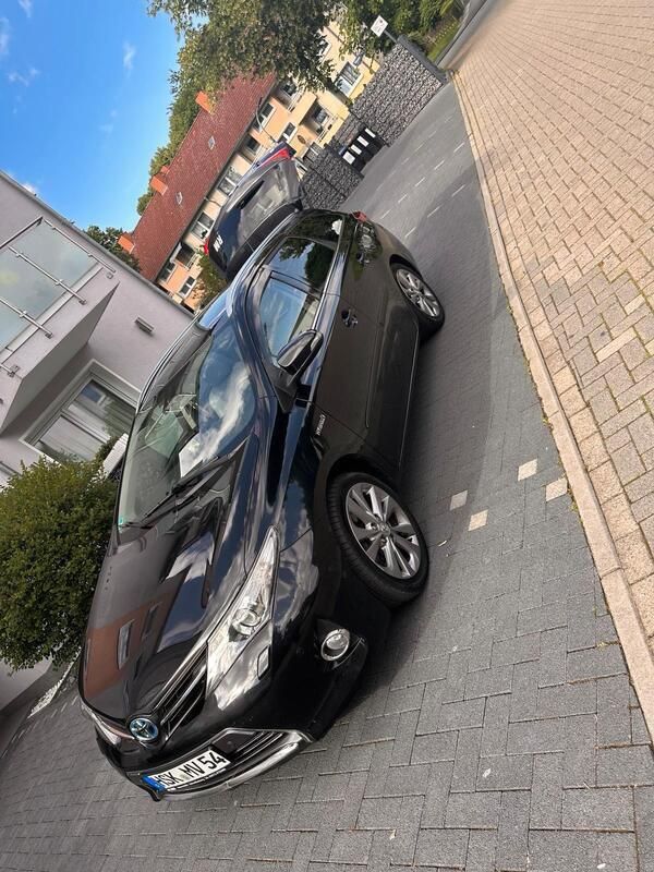 Schwarz Gebraucht 2013 Toyota Auris Touring Sports Kombi | 7.500 € - Bild 1/4