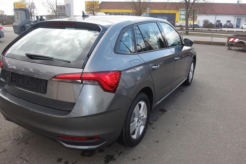 Neu Skoda Scala Selection 116 PS (85 kW) 2026 Grau Kleinwagen