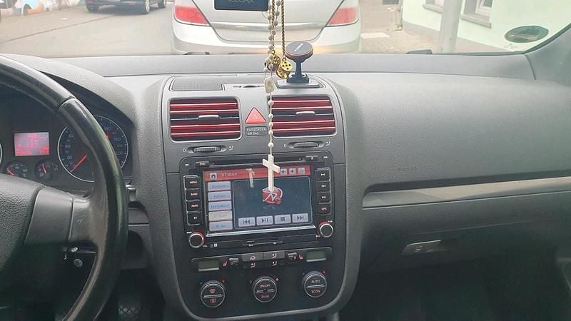 Gebraucht VW Golf V 140 PS (102 kW) 2007 Violet Kleinwagen