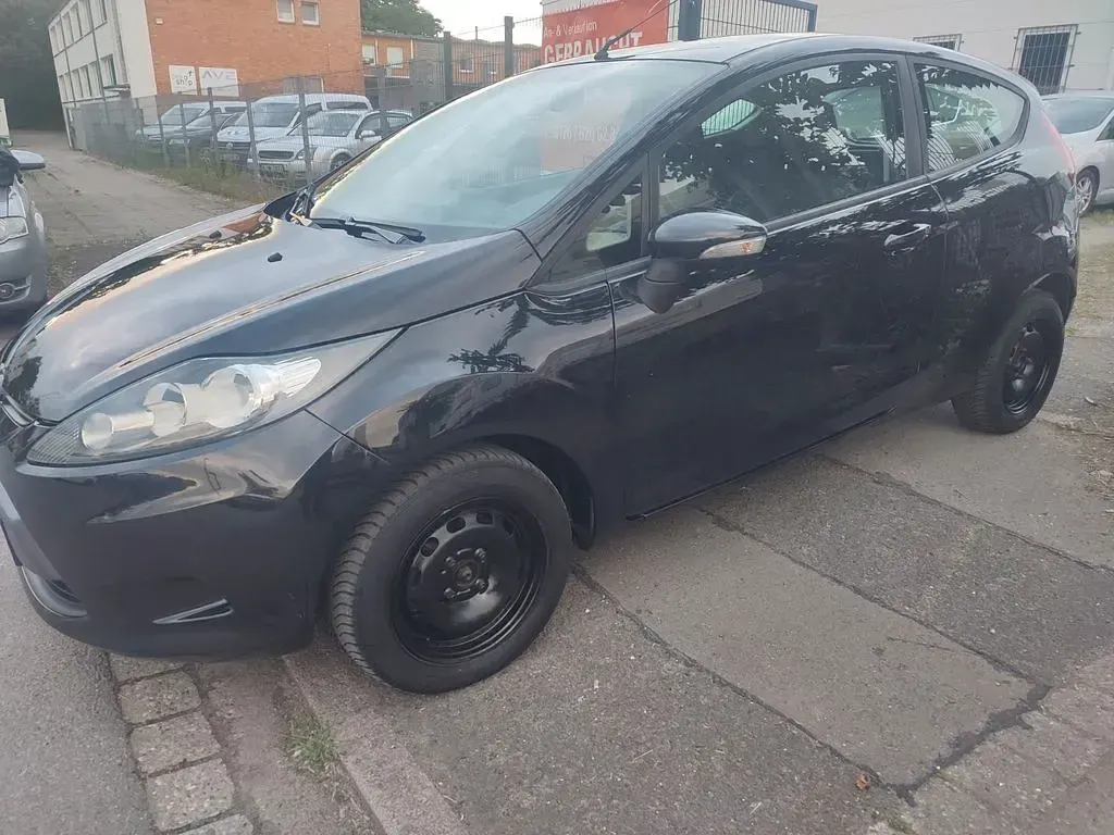 Gebraucht Ford Fiesta Trend 60 PS (44 kW) 2011 Schwarz Limousine