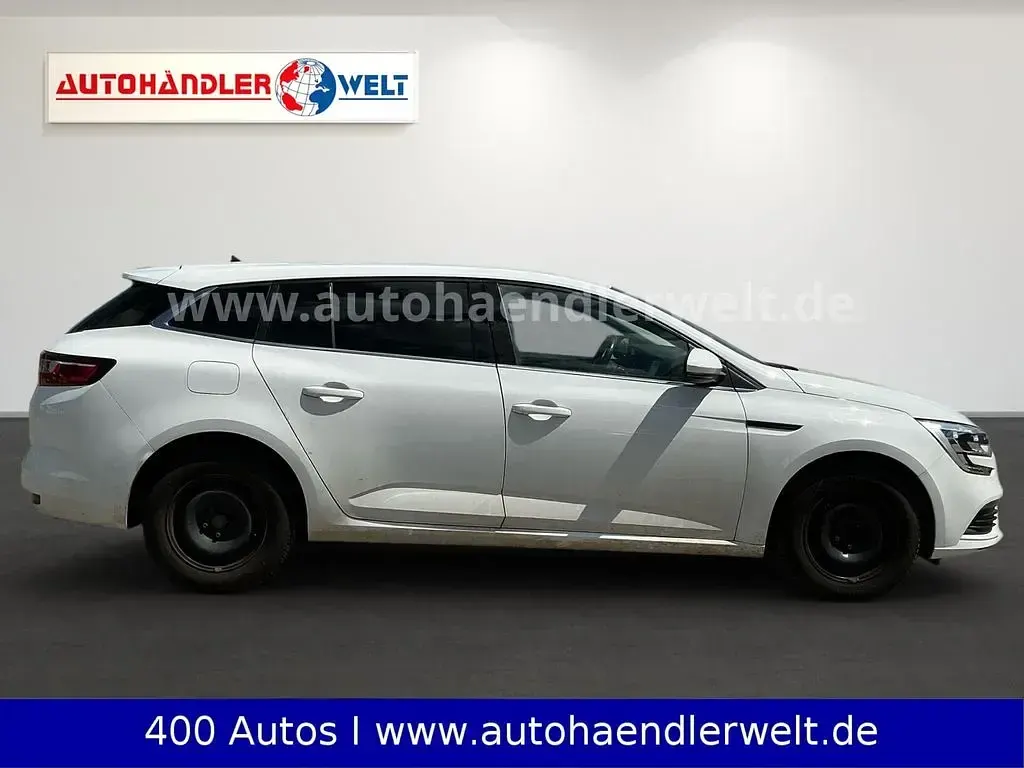Gebraucht Renault Mégane Play 101 PS (74 kW) 2017 Weiß Limousine
