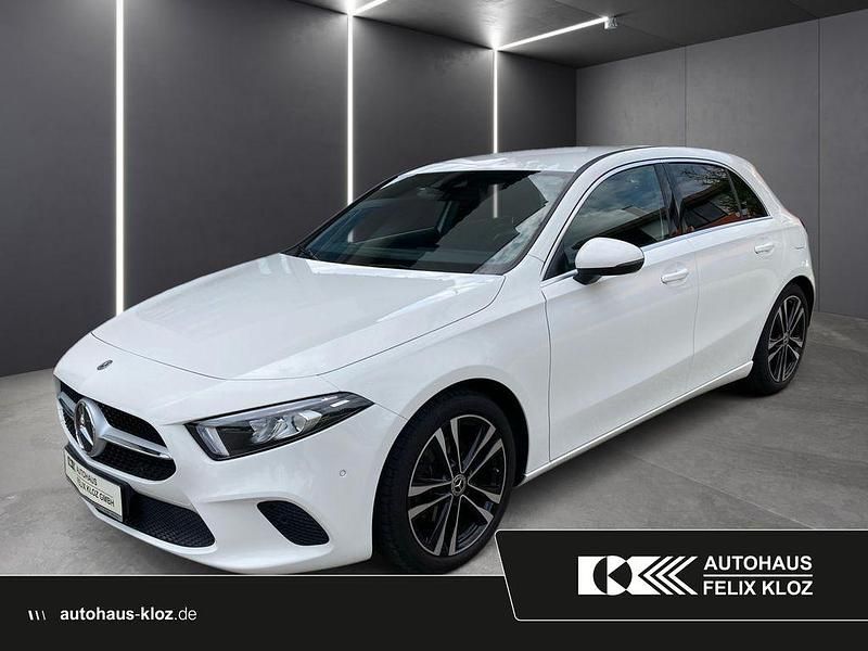 Weiß Gebraucht 2020 Mercedes A200 Progressive Limousine | 22.400 € (Fairer Preis) - Bild 1/4