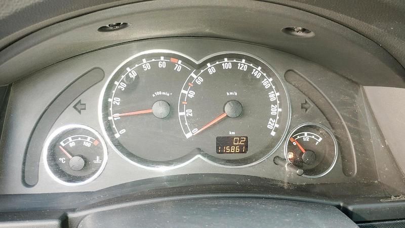 Gebraucht Opel Meriva 105 PS (77 kW) 2006 Silber Van / Kleinbus