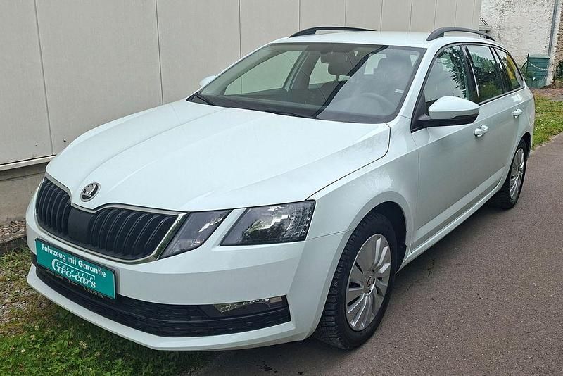 Weiß Gebraucht 2018 Skoda Octavia Limousine | 11.499 € (Guter Preis) - Bild 1/4