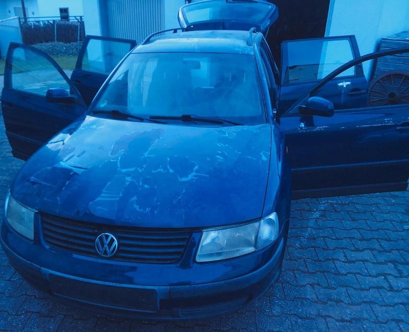 Gebraucht VW Passat 101 PS (74 kW) 1997 Blau Kombi