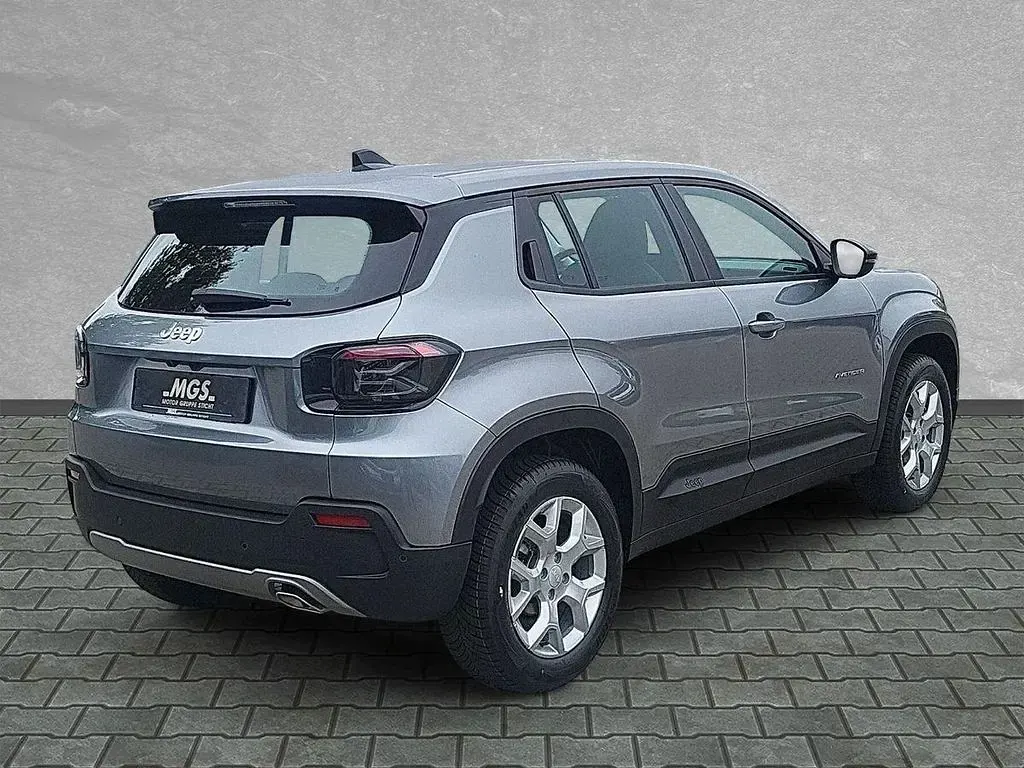 Neu Jeep Avenger Altitude 110 PS (80 kW) 2025 Granity grey SUV