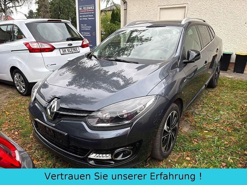 Grau Gebraucht 2015 Renault Mégane III Bose Edition Limousine | 11.990 € (Teuer) - Bild 1/3