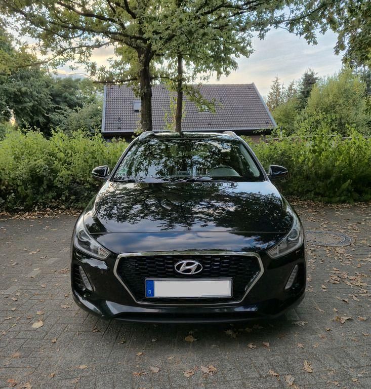 Schwarz Gebraucht 2018 Hyundai i30 Kombi | 8.000 € (Guter Preis) - Bild 1/4