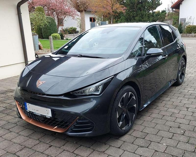 Second-hand Cupra Born 150 kW (204 CP) 2022 Negru Hatchback