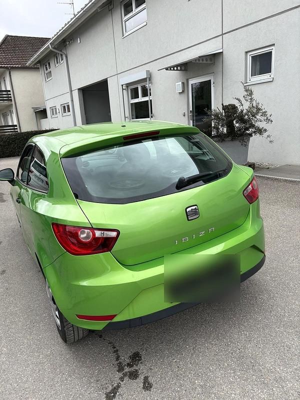 Gebraucht Seat Ibiza 70 PS (51 kW) 2012 Grün Kleinwagen