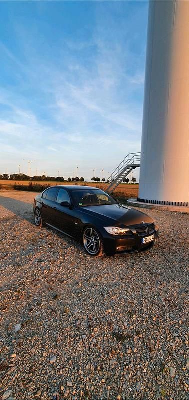 Schwarz Gebraucht 2006 BMW 330 M Sport Limousine | 7.500 € (Teuer) - Bild 1/4