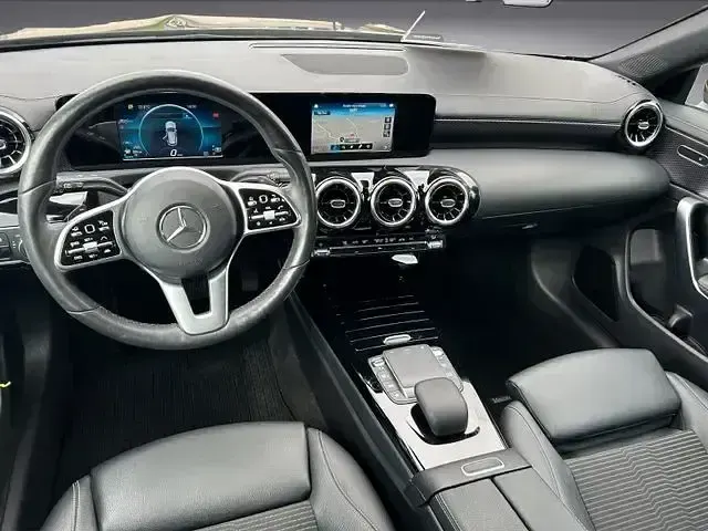 Gebraucht Mercedes CLA220 190 PS (139 kW) 2021 Schwarz Limousine