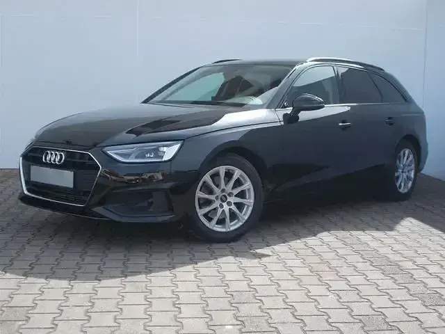 Używany Audi A4 150 KM (110 kW) 2022 Czarny Kombi