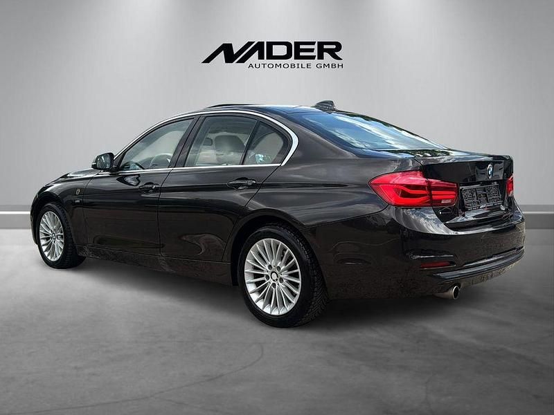 Gebraucht BMW 318 Luxury Line 150 PS (110 kW) 2015 Limousine