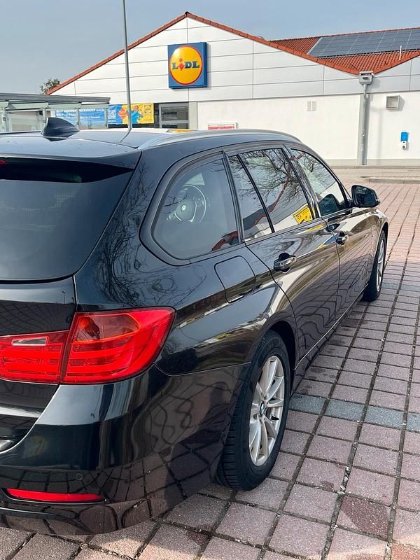 Używany BMW 320 184 KM (135 kW) 2012 Czarny Kombi