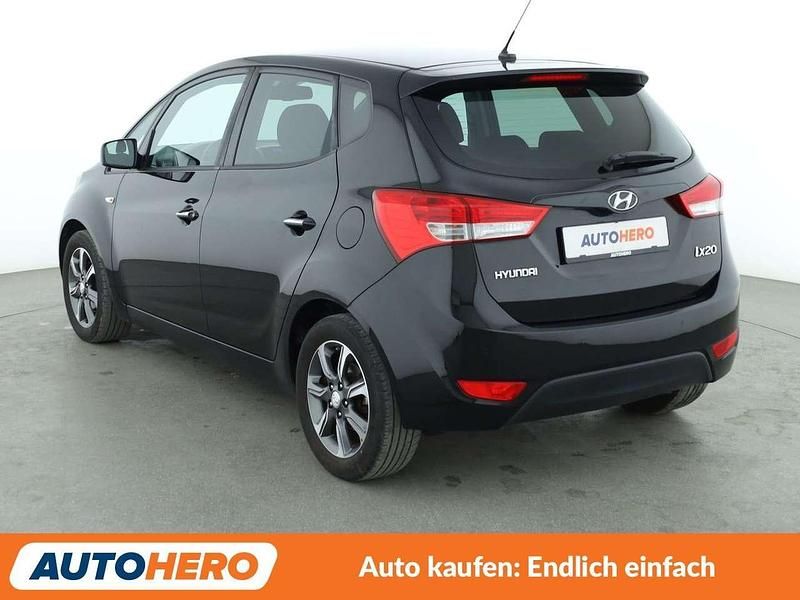 Gebraucht Hyundai ix20 Trend 125 PS (91 kW) 2017 Phantom black Kleinwagen