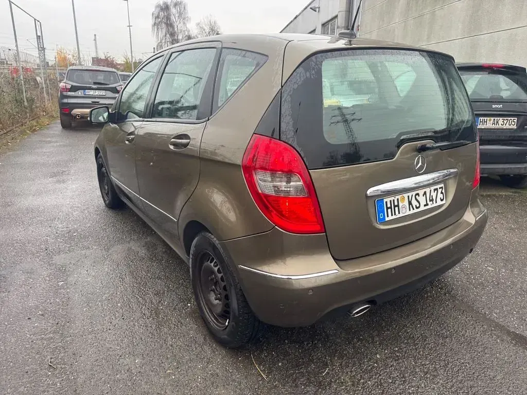 Gebraucht Mercedes A180 Avantgarde 116 PS (85 kW) 2009 Braun Van / Kleinbus