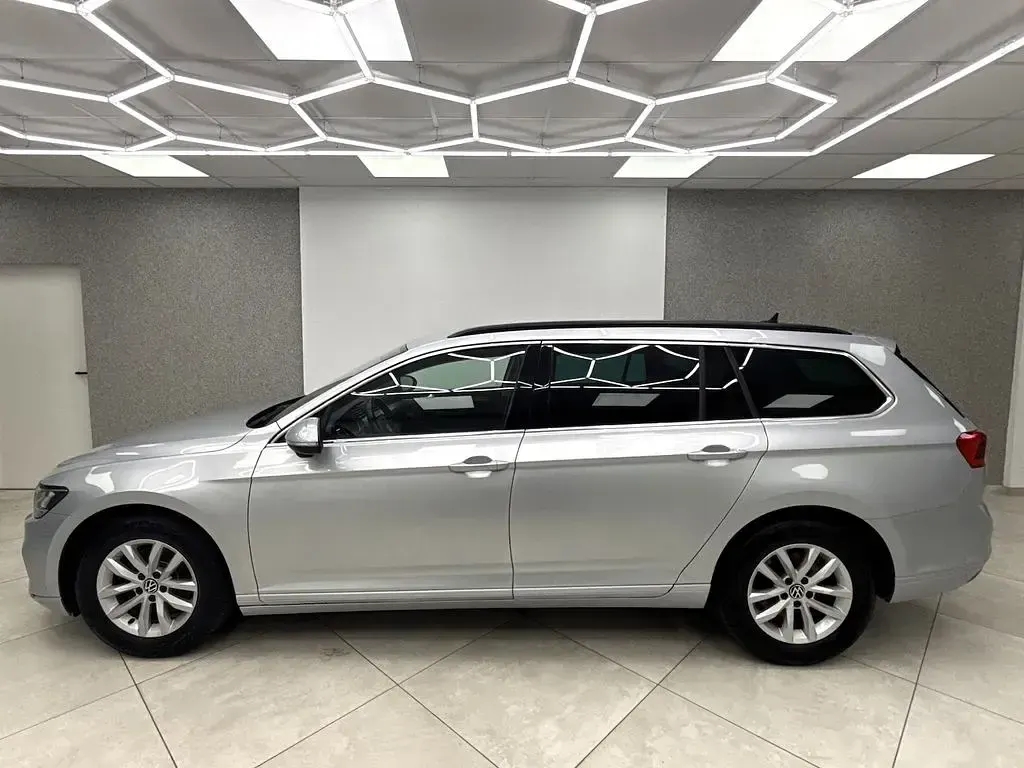 Gebraucht VW Passat Business 150 PS (110 kW) 2022 Scalesilver (metallic) Kombi