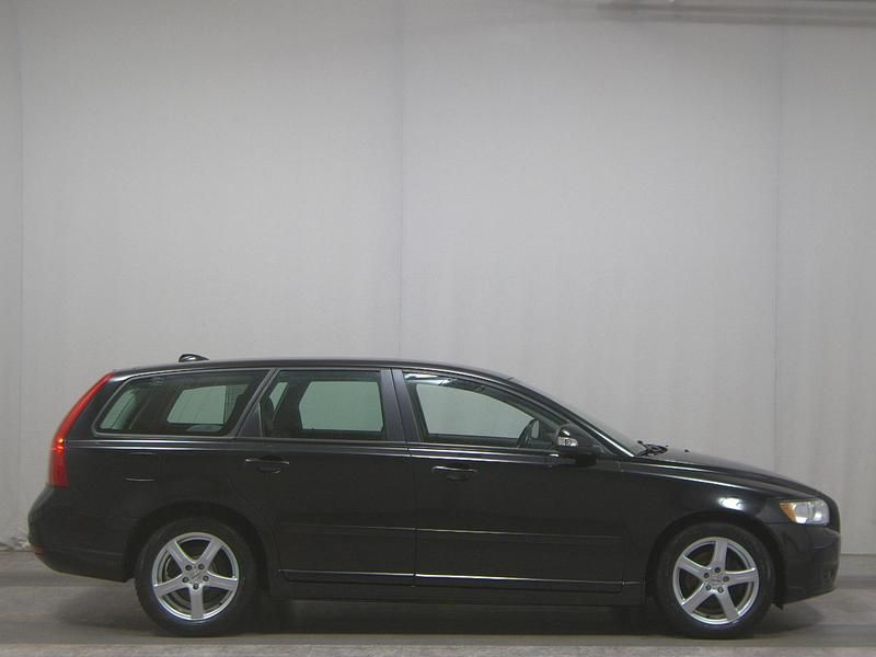 Schwarz Gebraucht 2012 Volvo V50 Business Edition Kombi | 2.990 € (Guter Preis) - Bild 1/4