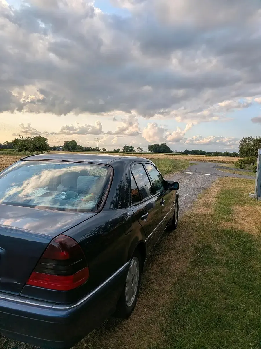 Gebraucht Mercedes C200 136 PS (100 kW) 1998 Blau Limousine