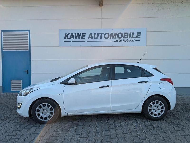 Gebraucht Hyundai i30 Classic 99 PS (72 kW) 2013 Weiß Limousine
