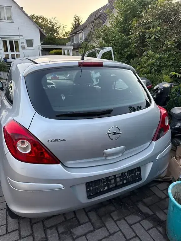 Gebraucht Opel Corsa 60 PS (44 kW) 2007 Silber Kleinwagen