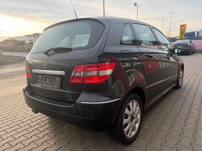 Gebraucht Mercedes B200 140 PS (102 kW) 2006 Schwarz Van / Kleinbus