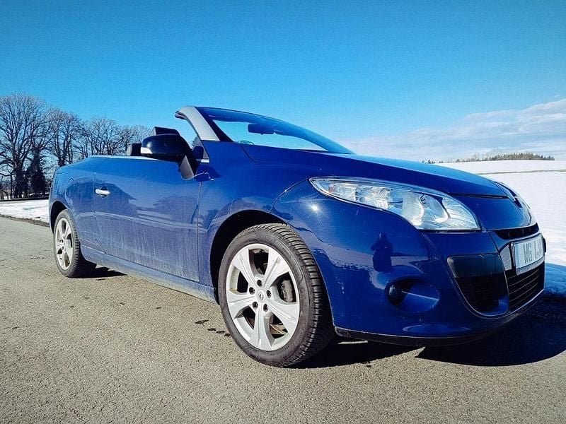 Blau Gebraucht 2012 Renault Mégane Cabriolet Dynamique Cabrio | 6.950 € (Fairer Preis) - Bild 1/4