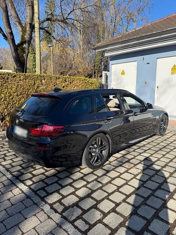 Gebraucht BMW 530 M Sport 258 PS (189 kW) 2016 Blau Kombi