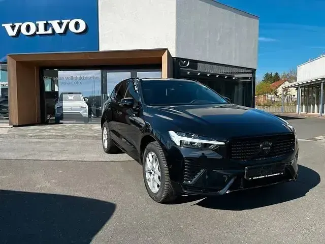 Używany Volvo XC60 Plus 250 KM (183 kW) 2025 Czarny SUV