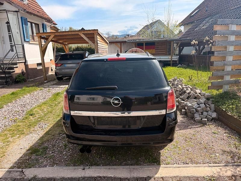 Gebraucht Opel Astra 125 PS (91 kW) 2005 Schwarz Kombi