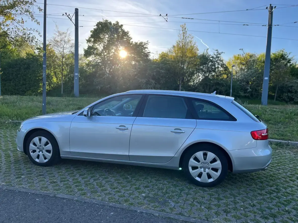Gebraucht Audi A4 Attraction 204 PS (150 kW) 2014 Silber Kombi