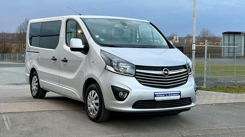 Gebraucht Opel Vivaro 145 PS (106 kW) 2015 Silber Van / Kleinbus