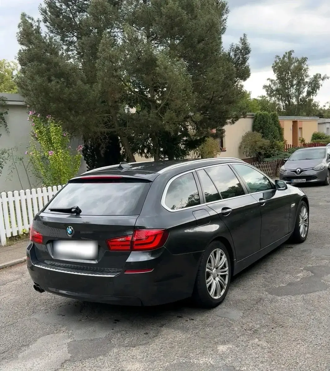 Gebraucht BMW 520 Comfort Edition 184 PS (135 kW) 2012 Schwarz Kombi