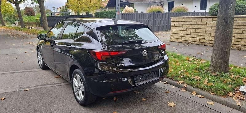 Schwarz Gebraucht 2018 Opel Astra Limousine | 8.499 € (Guter Preis) - Bild 1/4